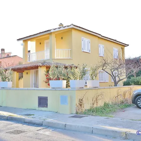 Vila Seafront Villa, Only 20 Meters From The Sea. Cannigione