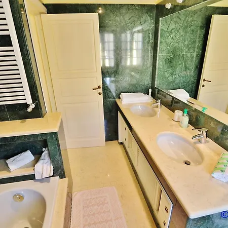 Seafront Villa, Only 20 Meters From The Sea. Vila